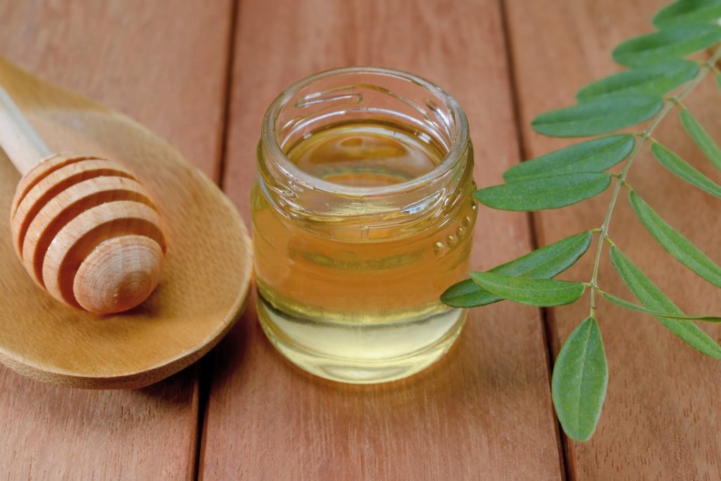 العسل الطلحي الأصلي , فوائده وكيف يستخدم